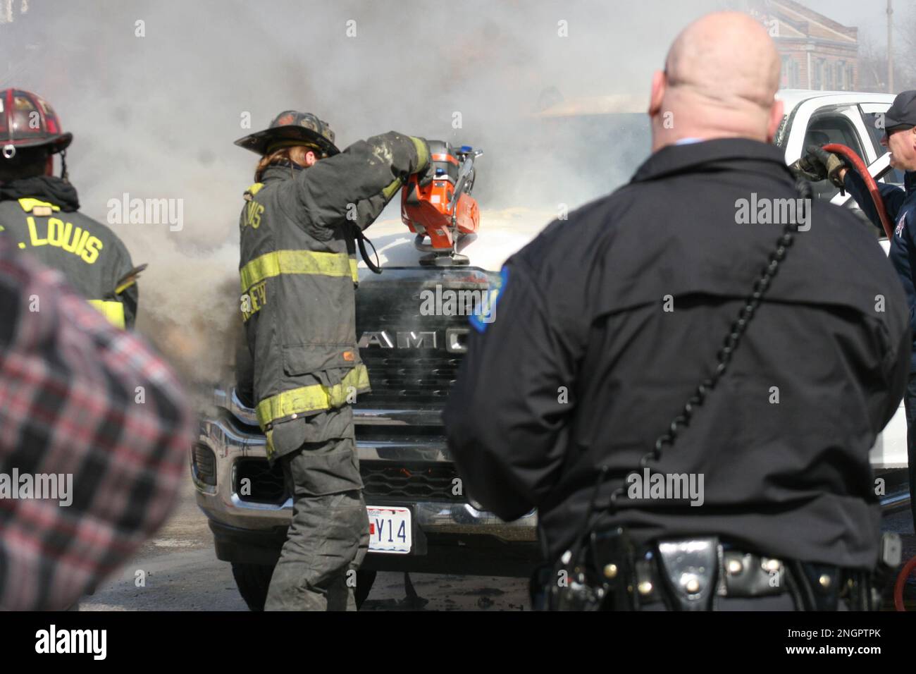 st louis mardi gras parade fire