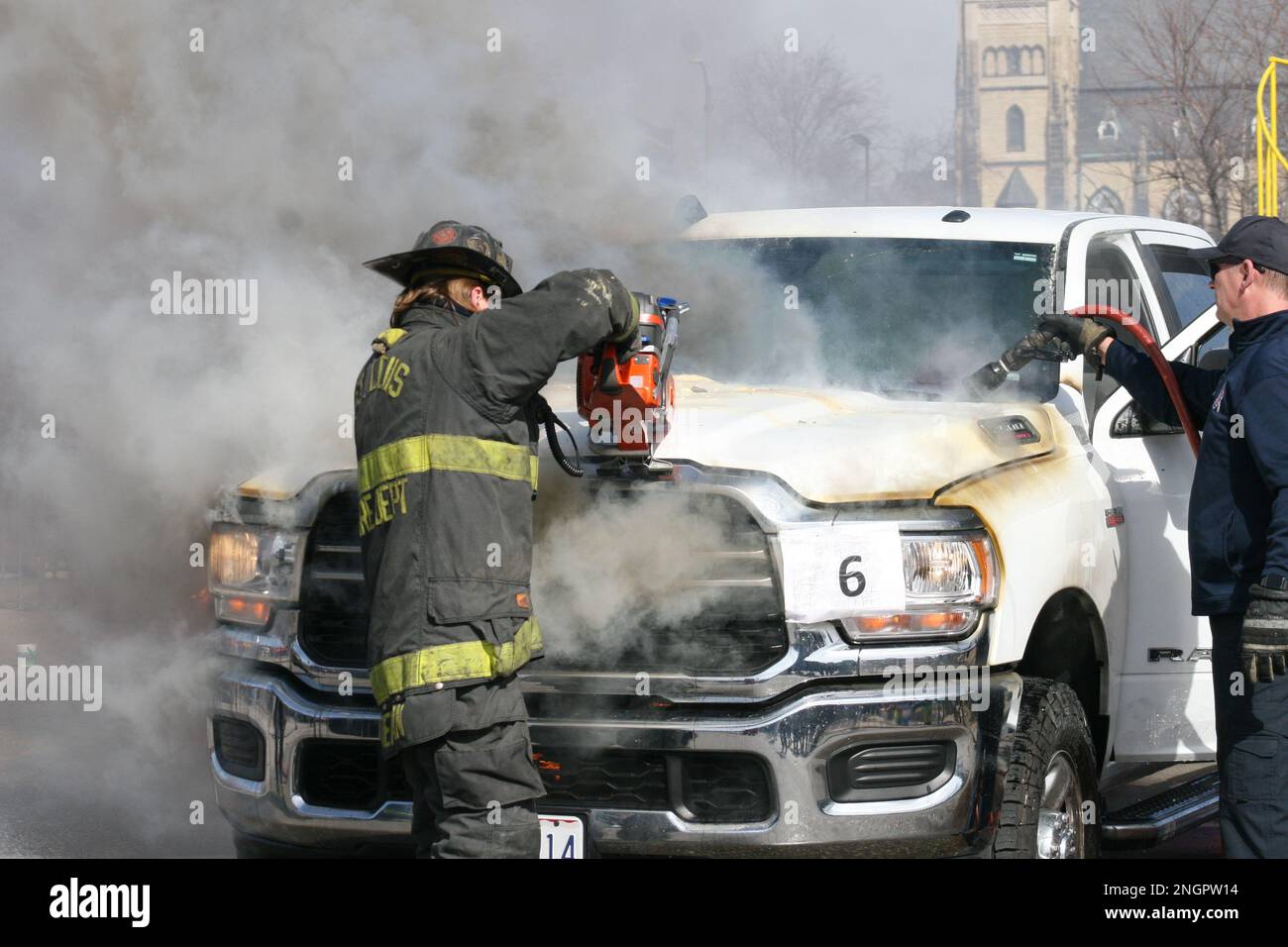 st louis mardi gras parade fire