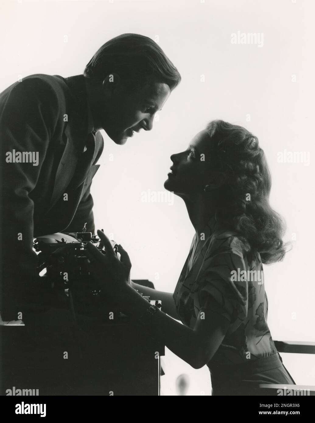 Richard Carlson and Susan Peters in 'Young Ideas' - photo by Clarence S Bull 1943 - photo no SIR 88 - 22 - restored from original print by Montana Photographer Stock Photo