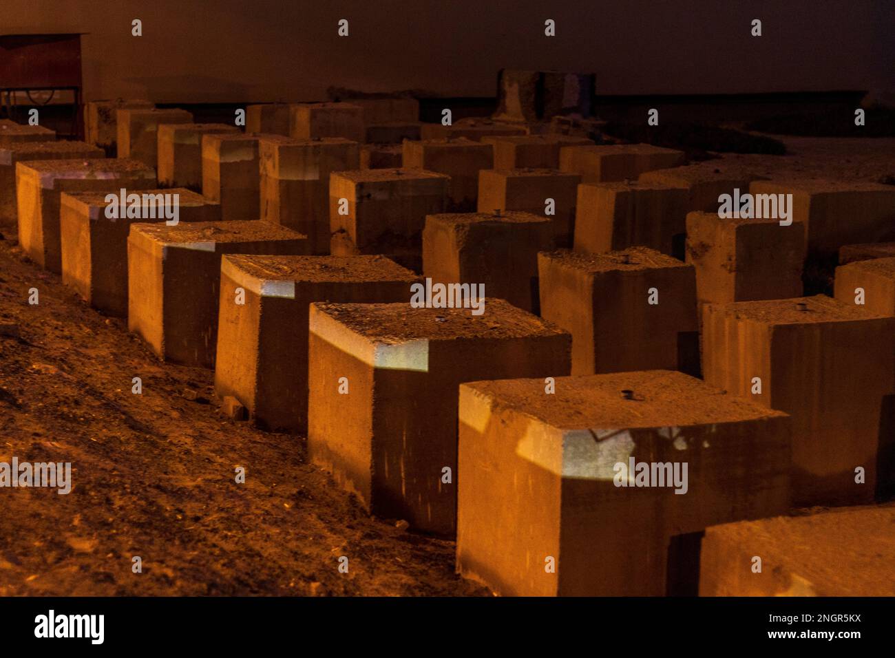 Shot array concrete blocks hi-res stock photography and images - Alamy