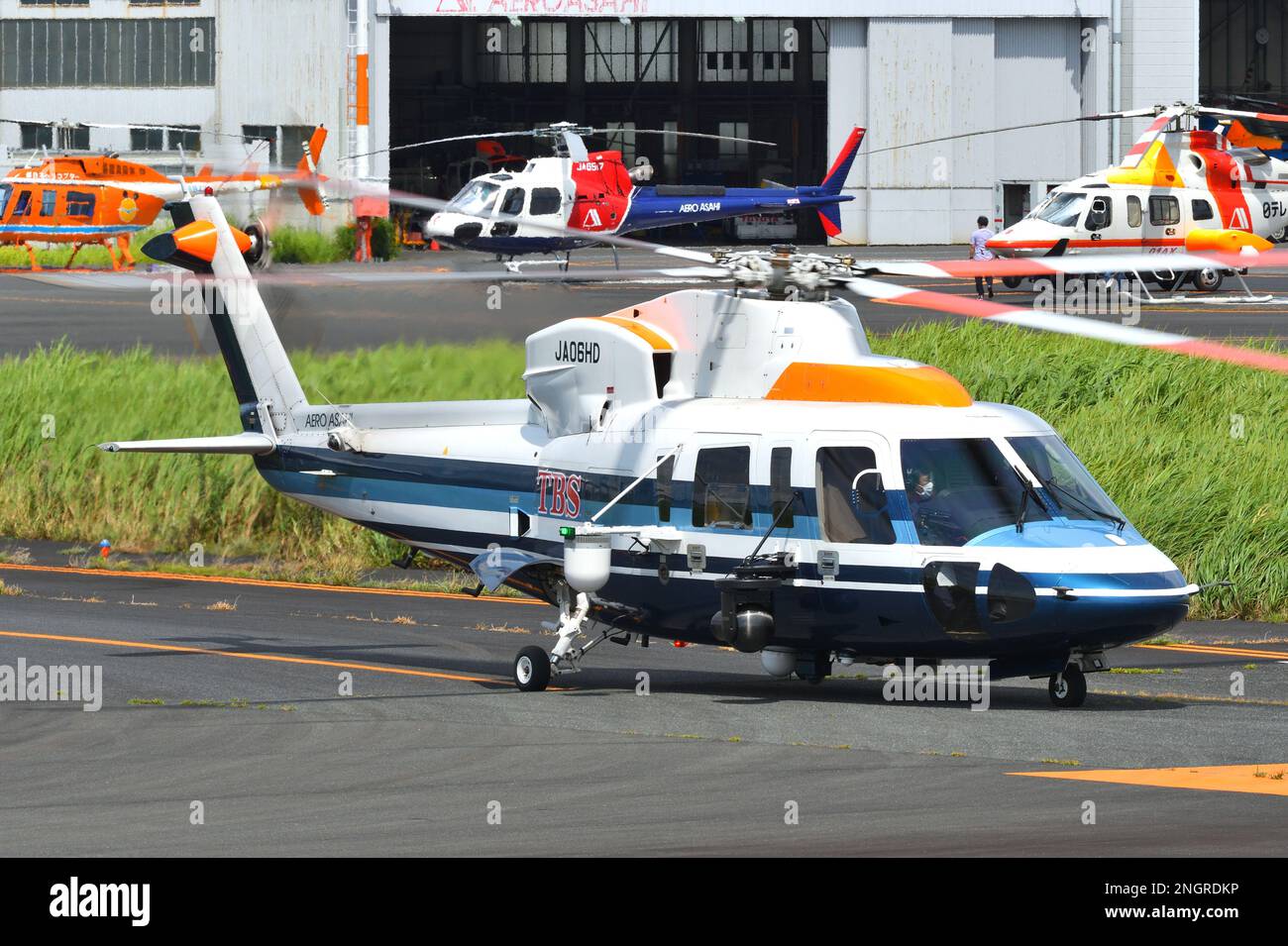 Tokyo, Japan - August 11, 2021: Aero Asahi Sikorsky S-76C (JA06HD) utility helicopter. Stock Photo