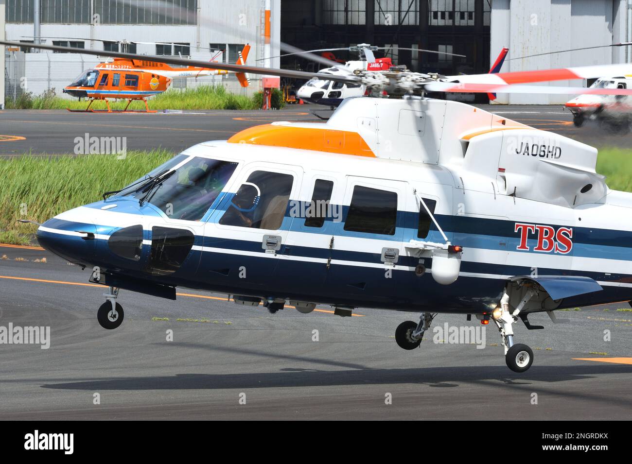 Tokyo, Japan - August 11, 2021: Aero Asahi Sikorsky S-76C (JA06HD) utility helicopter. Stock Photo