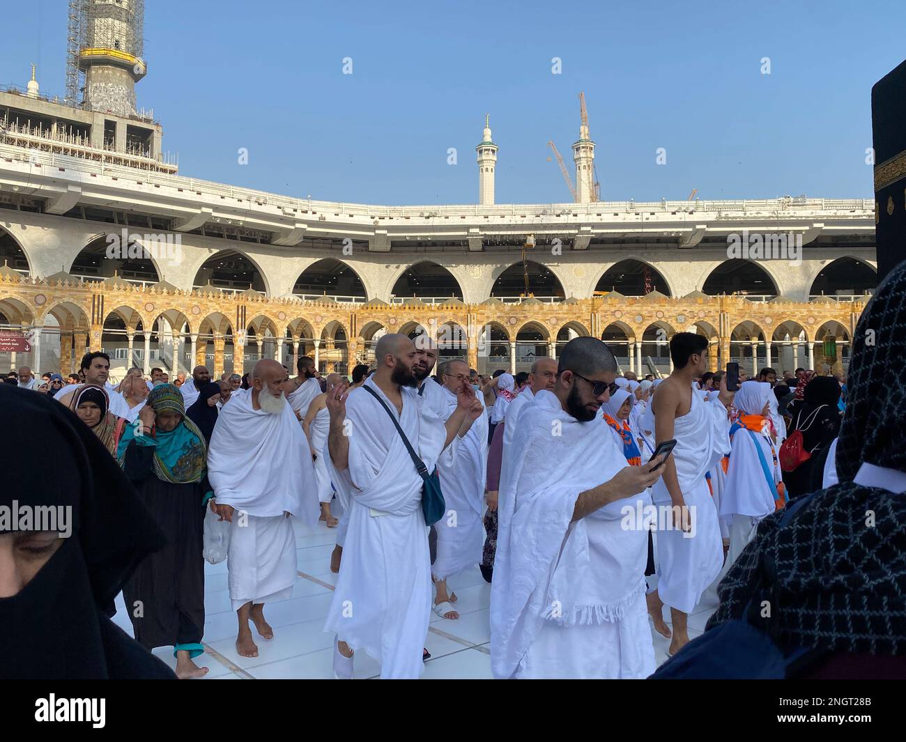 Humrah Muslim Pilgrims at The Kaaba in The Haram Mosque of Mecca , Saudi ...