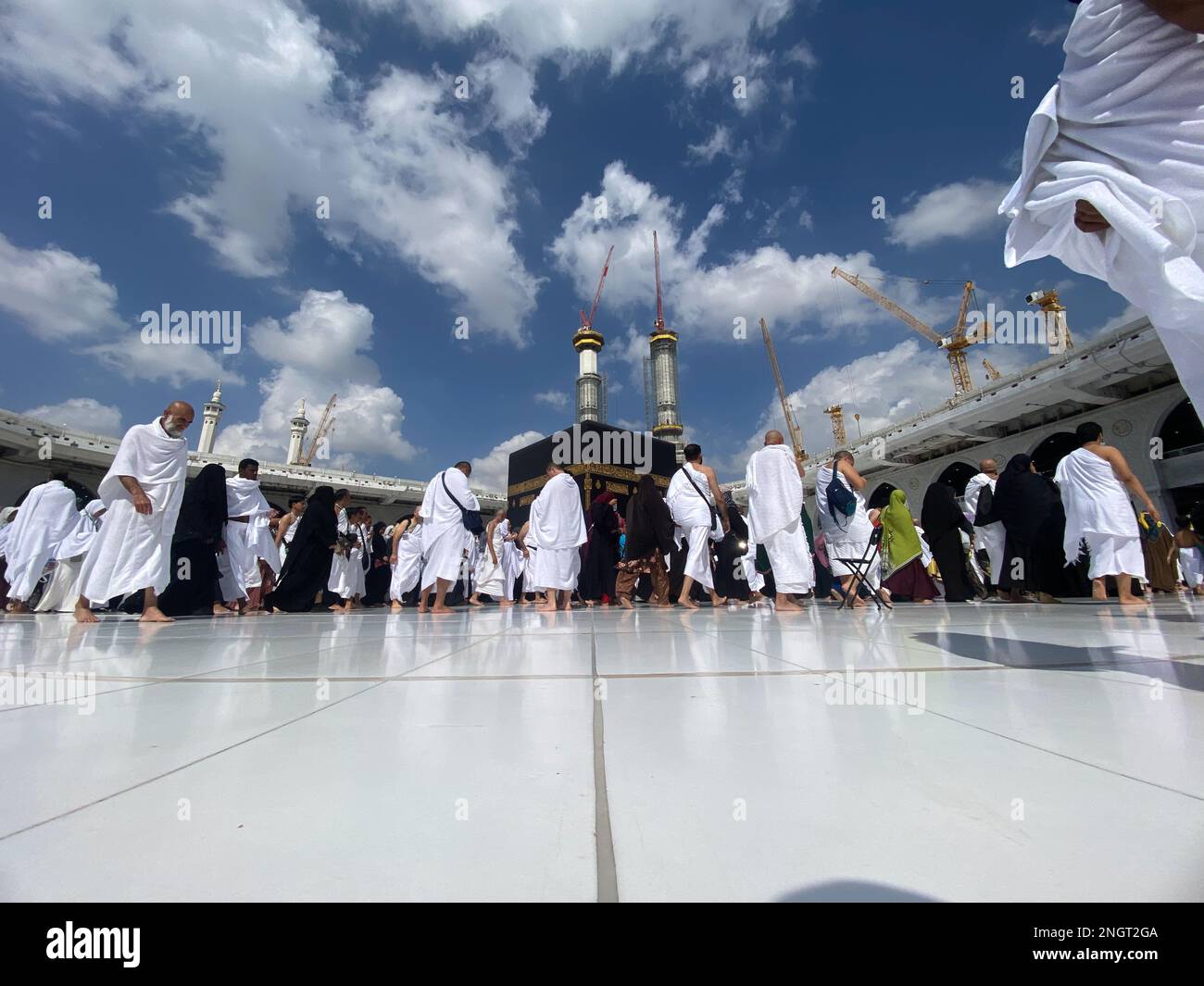 Humrah Muslim Pilgrims at The Kaaba in The Haram Mosque of Mecca , Saudi ...