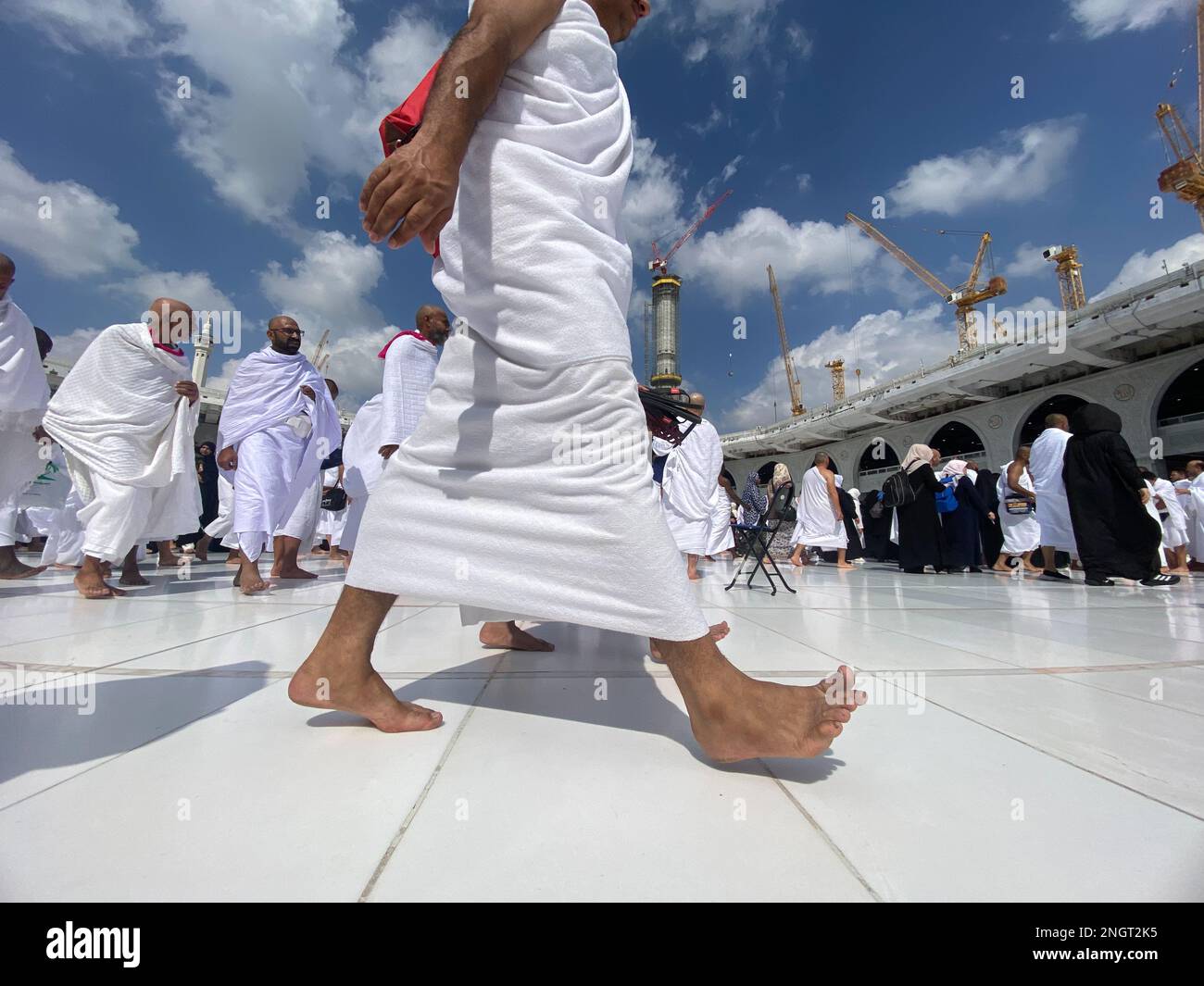 Humrah Muslim Pilgrims at The Kaaba in The Haram Mosque of Mecca , Saudi ...