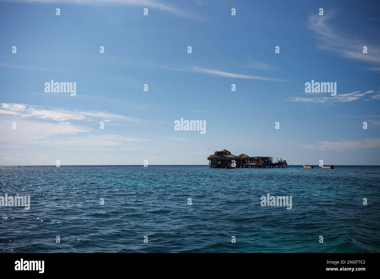 pelican bar parottee jamaica bar in the ocean Stock Photo Alamy