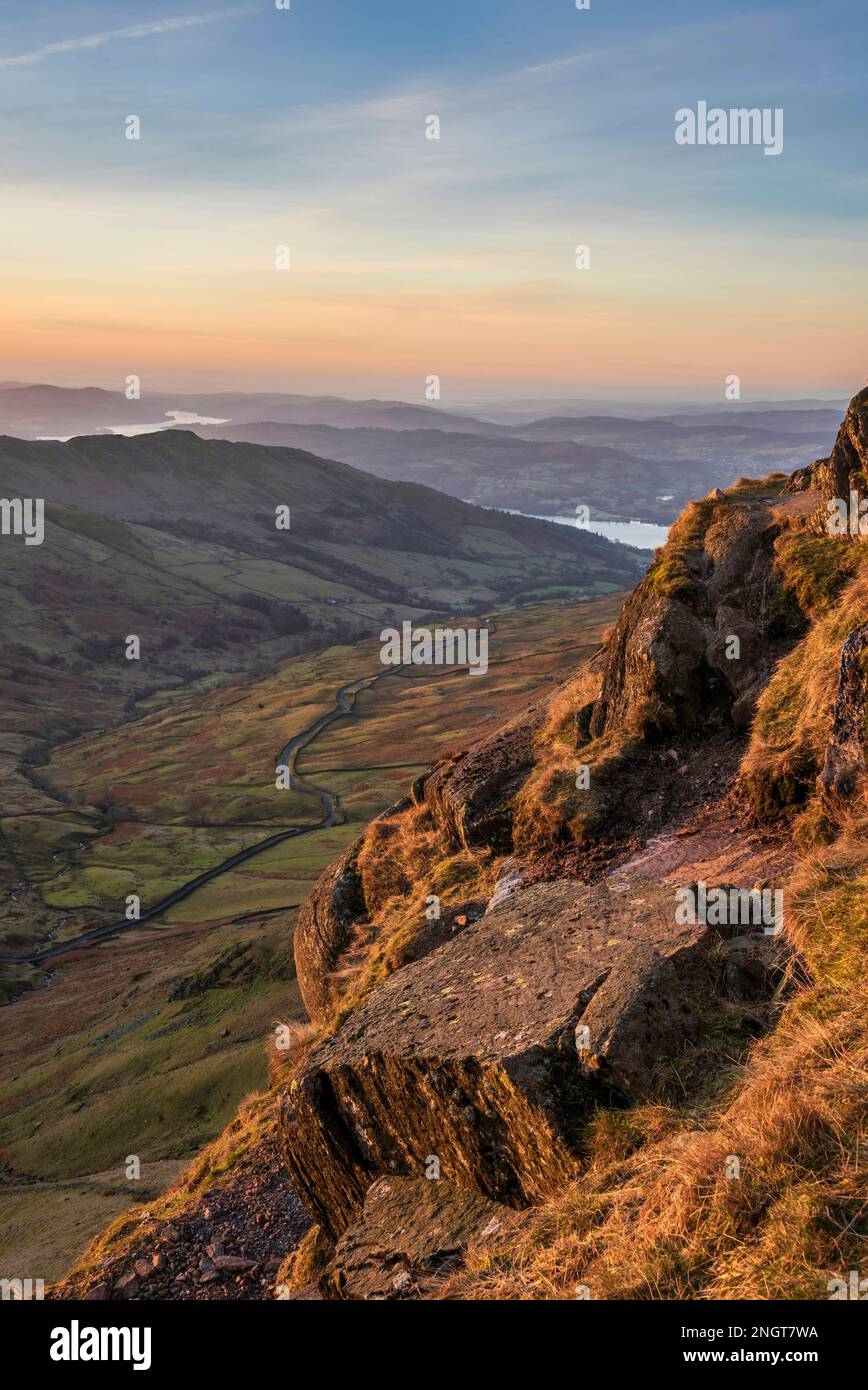 Beautiful Winter dawn landscape view from Red Screes in Lake District ...