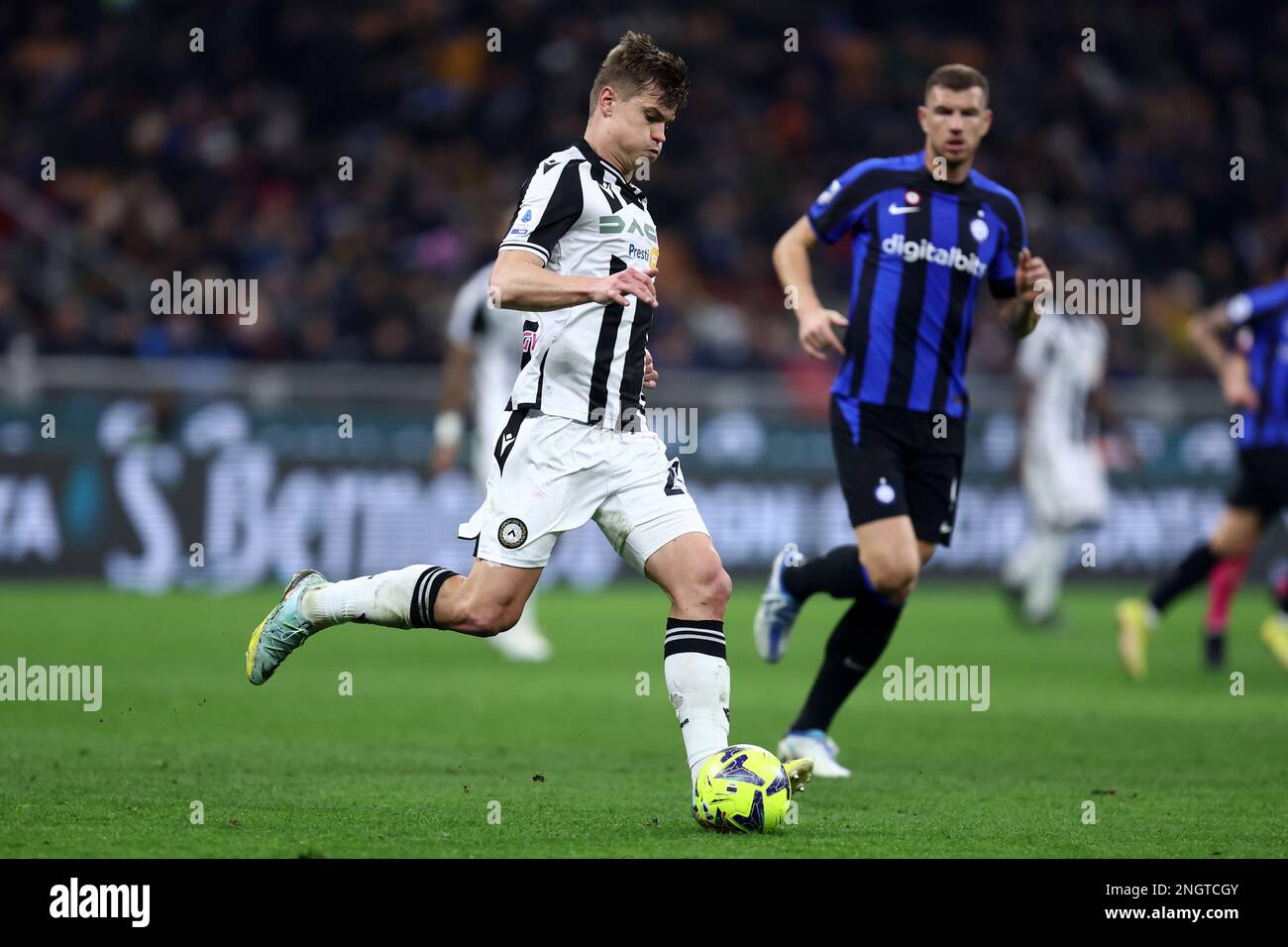 Milano, Italy. 18th Feb, 2023. Jaka Bijol of Udinese Calcio controls the ball during the Serie A match beetween Fc Internazionale and Udinese Calcio at Stadio Giuseppe Meazza on February 18, 2023 in Milan Italy . Credit: Marco Canoniero/Alamy Live News Stock Photo
