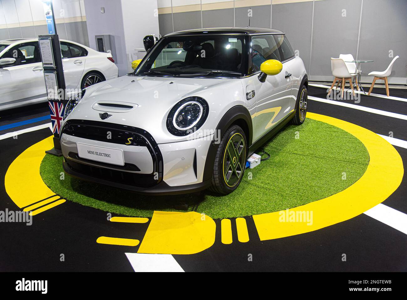 Bangkok Thailand 19th Feb 2023 A Mini Cooper Mini Electric Car Seen bangkok-thailand-19th-feb-2023-a-mini-cooper-mini-electric-car-seen