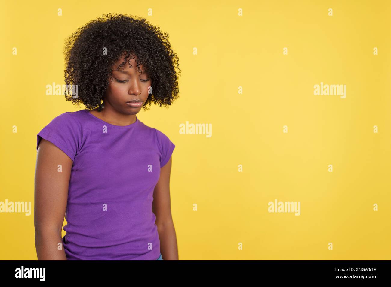 Beautiful woman afro hair hi-res stock photography and images - Alamy