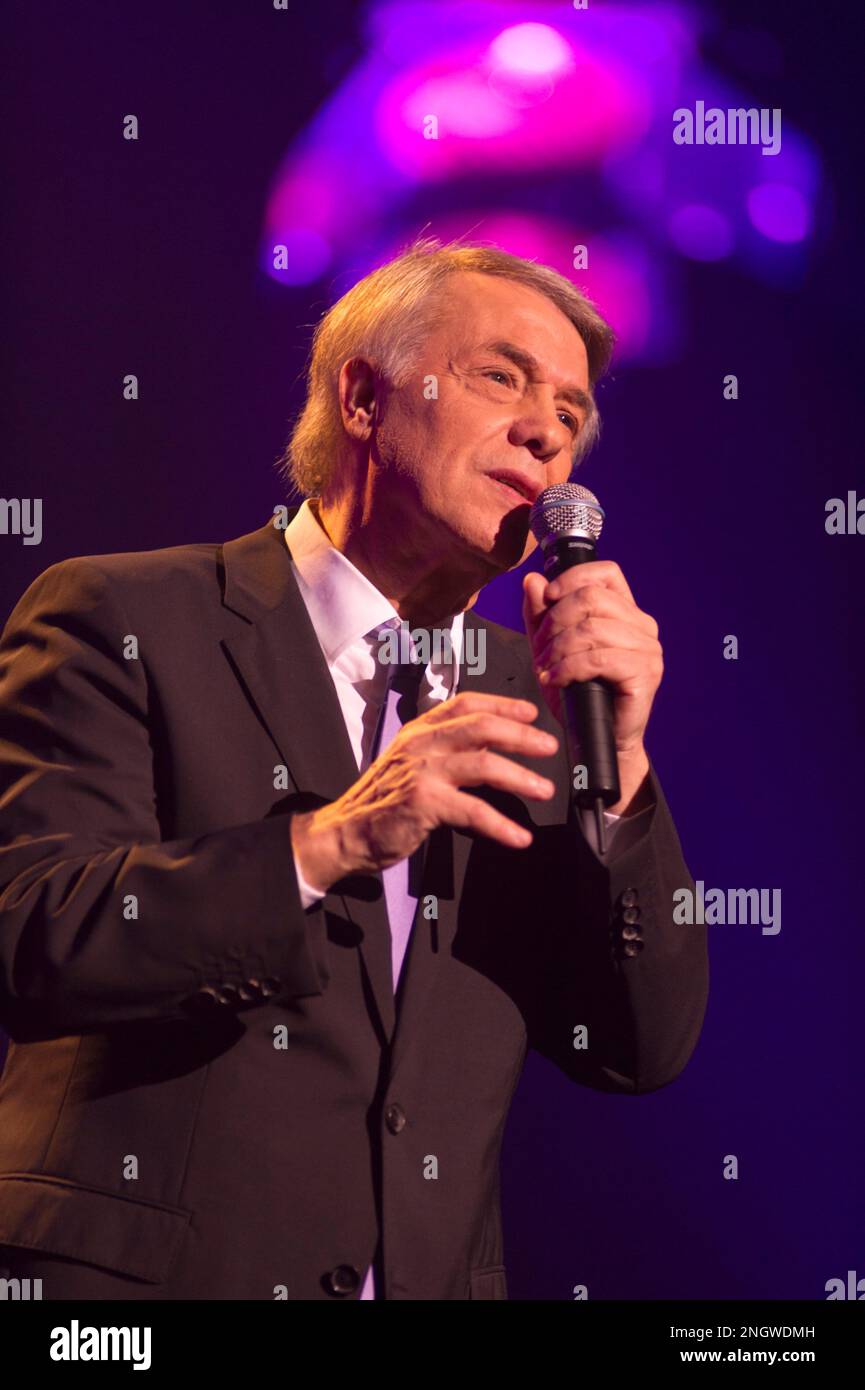 Adamo fete ses 50 ans de carriere et ses 70 ans au Cirque Royal