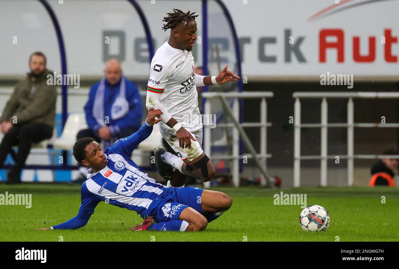 Gent's Malick Fofana and OHL's Hamza Mendyl fight for the ball during a soccer match between KAA Gent and OH Leuven, Sunday 19 February 2023 in Gent, on day 26 of the 2022-2023 'Jupiler Pro League' first division of the Belgian championship. BELGA PHOTO VIRGINIE LEFOUR Stock Photo
