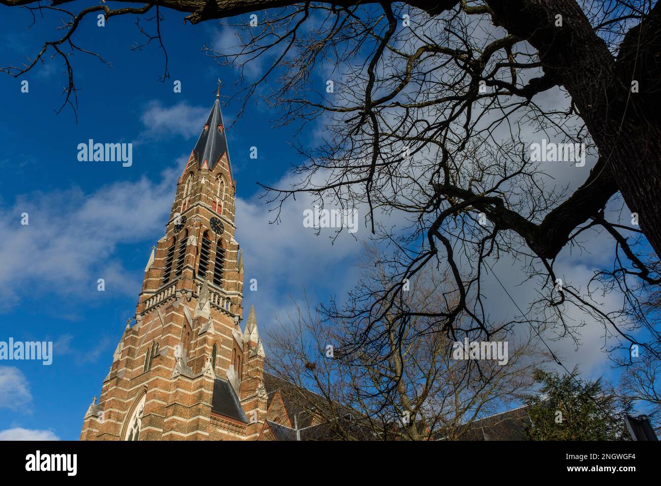 Duffel and the Saint Martinus church| Duffel et l'eglise Saint Martinus Stock Photo