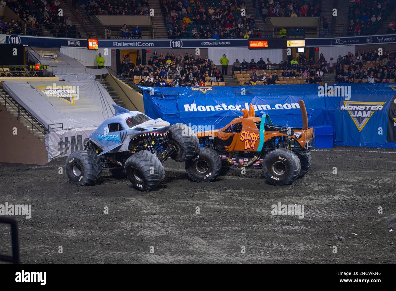 Monster truck hi-res stock photography and images - Alamy