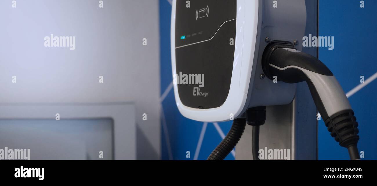EV Charger Quick Charge Type At Car Parking Which DC Charging Faster 