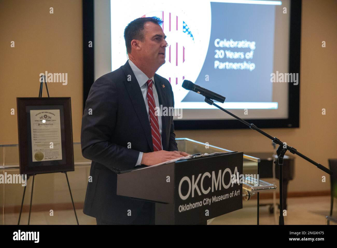 Oklahoma Governor Kevin Stitt speaks during a meeting between Oklahoma National Guard leaders and members of the Azerbaijan delegation during a celebration honoring the 20 years of the state partnership between Oklahoma and Azerbaijan at the Oklahoma City Museum of Art, November 30, 2022. (Oklahoma National Guard photo by Sgt. Reece Heck) Stock Photo