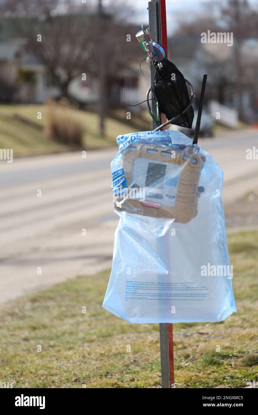 East Palestine, OH, USA. 19th Feb, 2023. An air quality meter seen