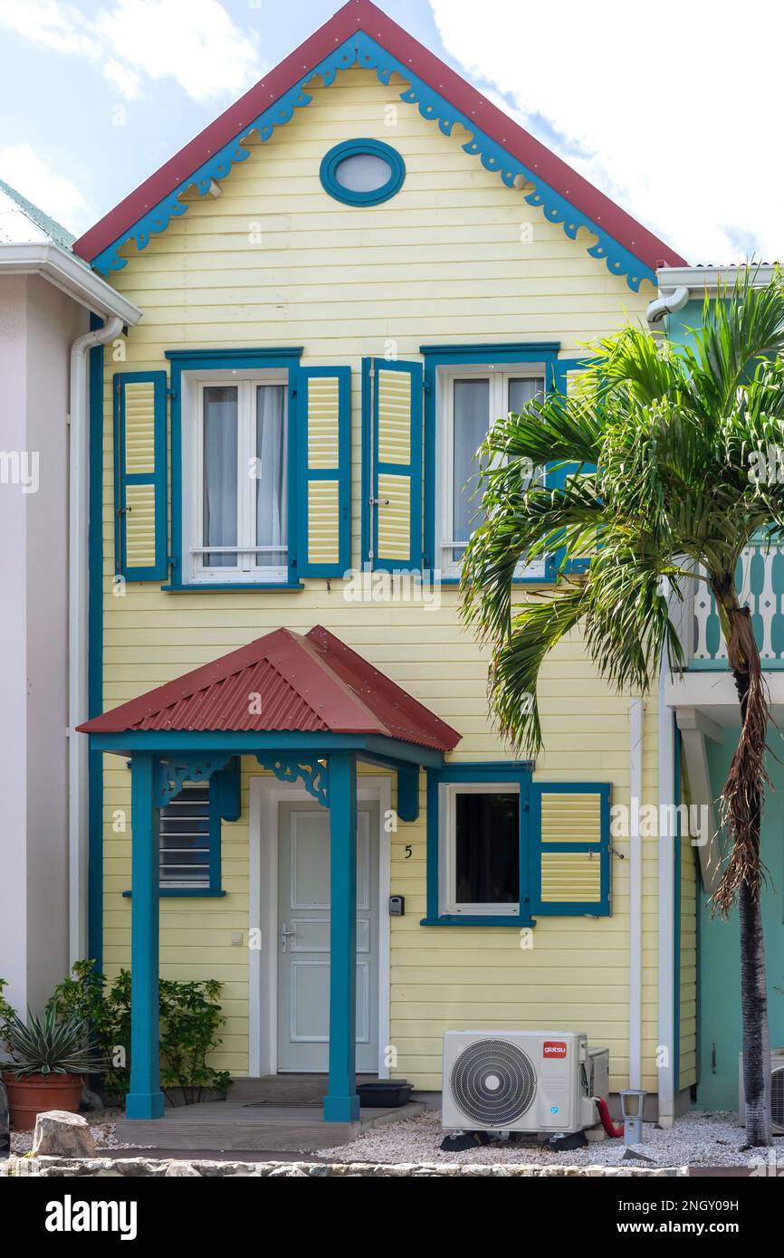 Small holiday villa, Orient Bay (Baie Orientale), St Martin (Saint-Martin), Lesser Antilles, Caribbean Stock Photo