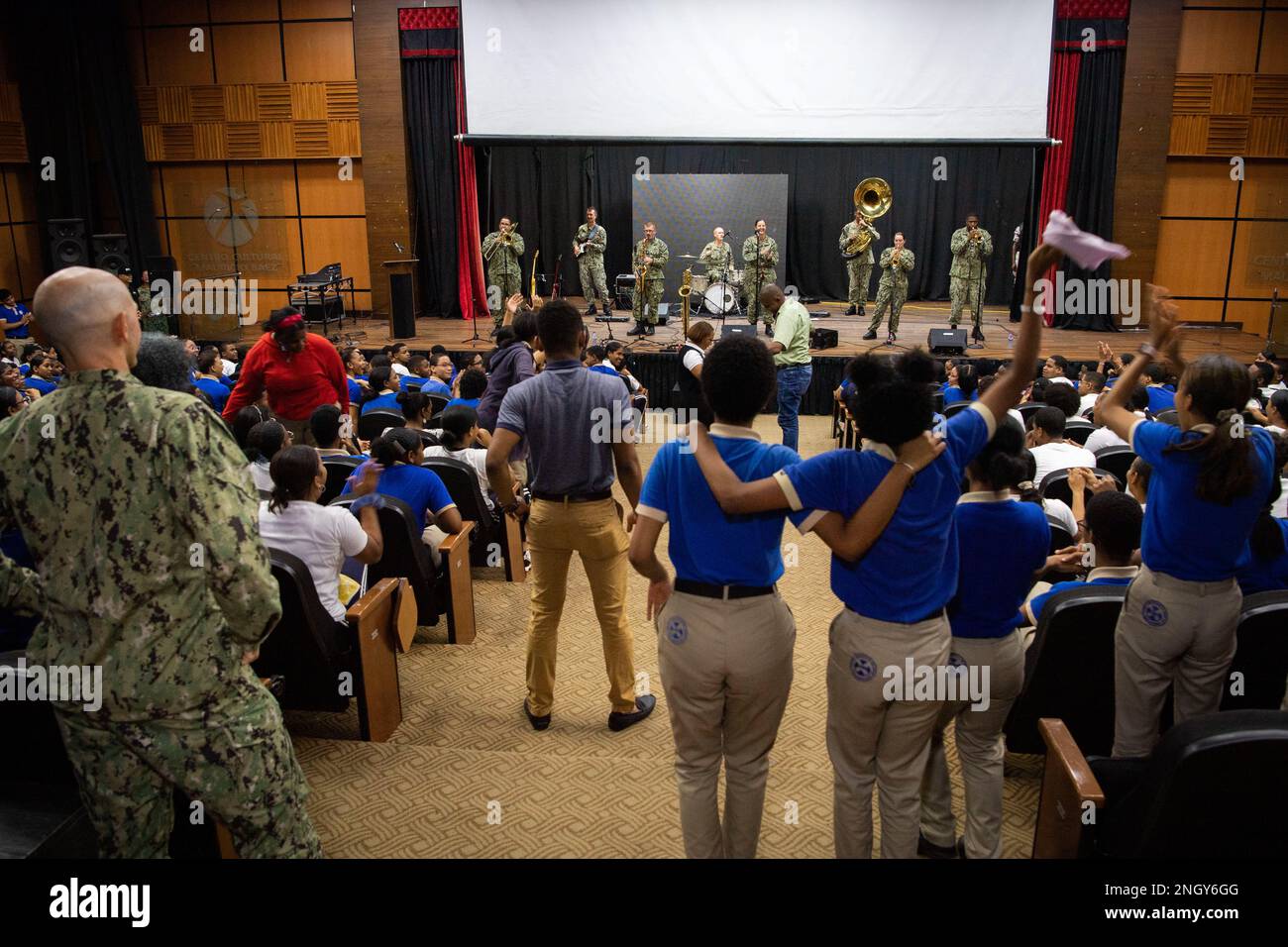 Veterinary school students hires stock photography and images Alamy
