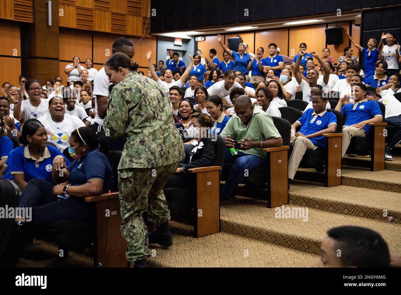 Veterinary school students hires stock photography and images Alamy