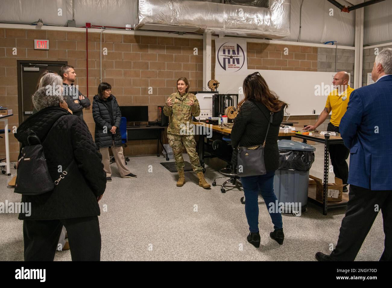 team-little-rock-honorary-commanders-tour-the-herkwerx-innovation-lab