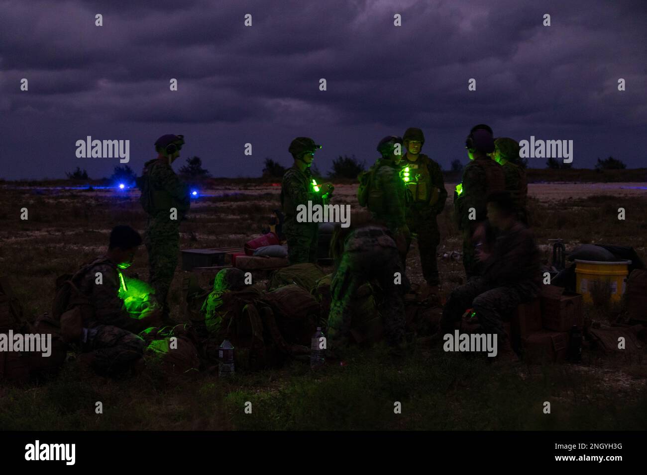 U.S. Marines with Marine Medium Tiltrotor Squadron 265 (Rein.), 31st ...