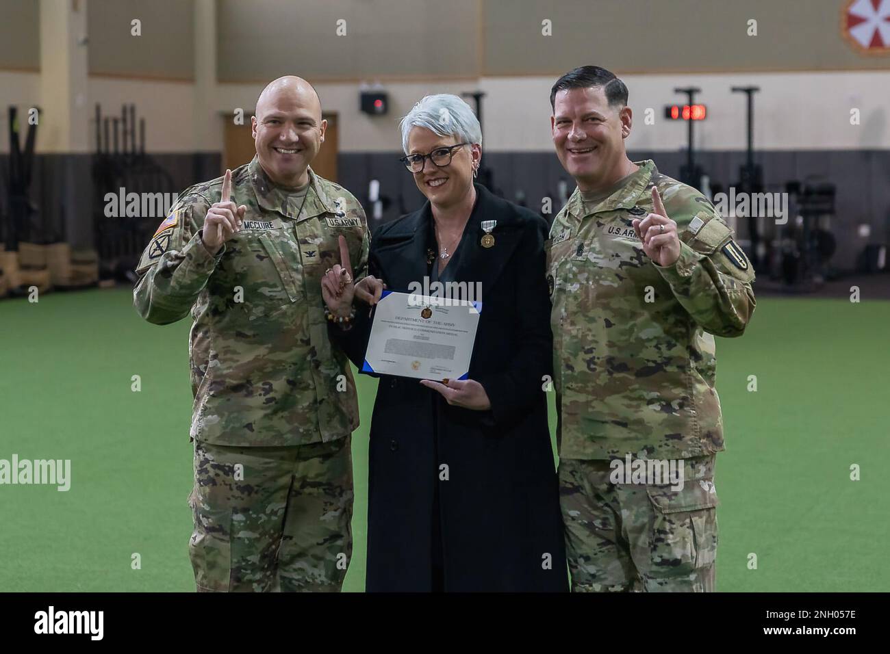 On December 2, 2022, CSM Jay A. High (Right) relinquished responsibility of his command in the Mercury Brigade. Melany High (CSM Wife) received the Public Service Commendation Medal prior to the ceremony by Col. Christopher S. McClure (Left), 1st Signal Brigade commander. (Photo by Sgt. Alex Estrada/1st Signal Brigade Public Affairs Office) Stock Photo