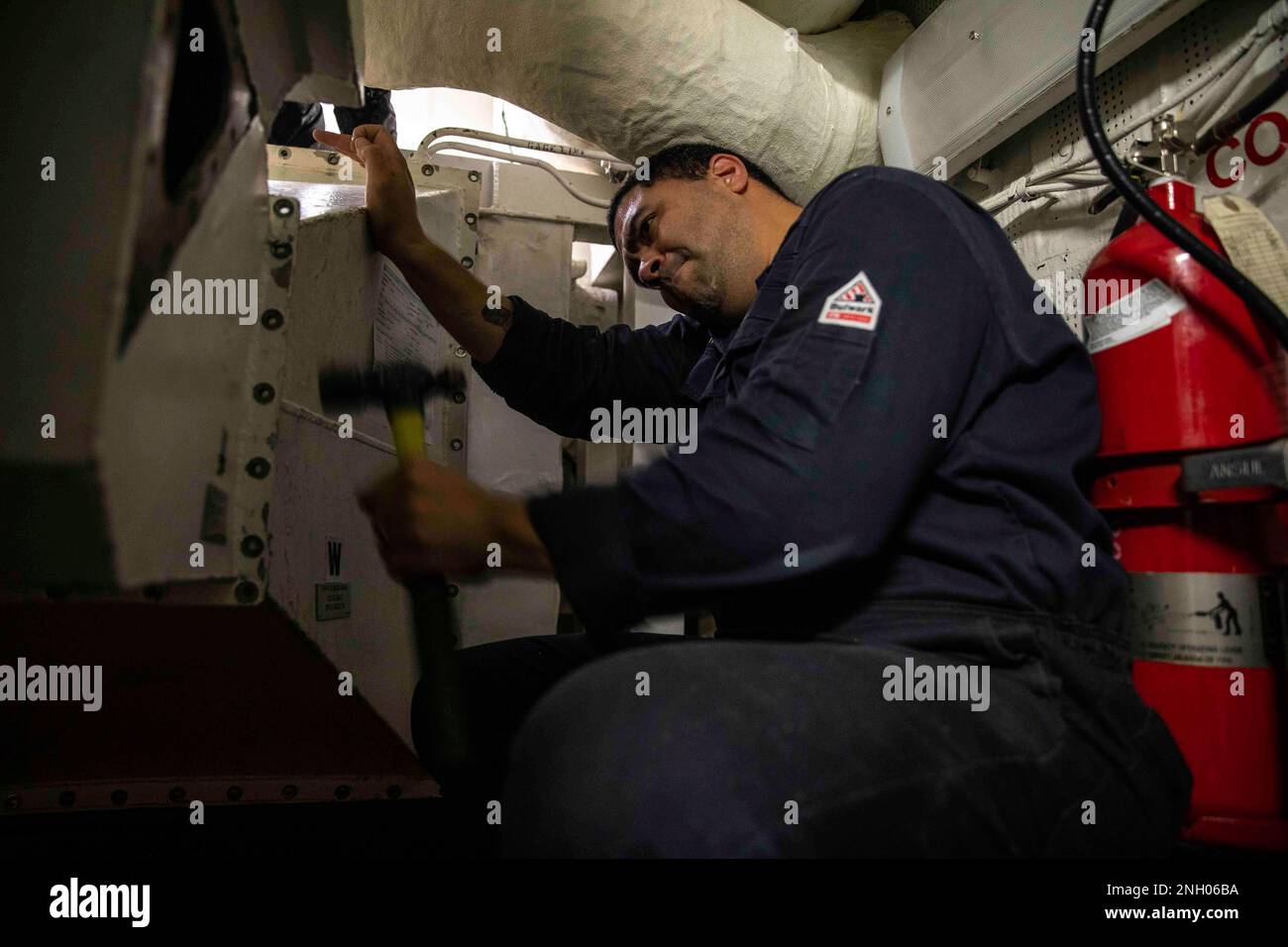 221203NVS0681124 SOUTH CHINA SEA (Dec. 3, 2022) Chief Warrant