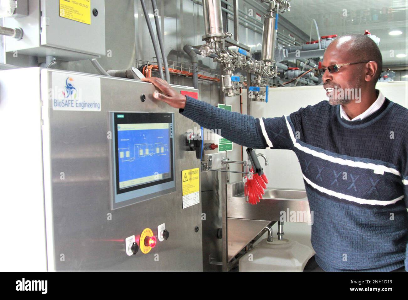 Members of the Defense Threat Reduction Agency (DTRA) recently participated in a ribboncutting