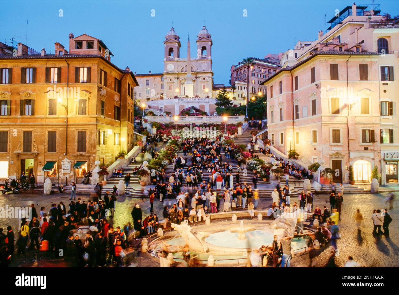 foto di piazza di spagna outlet grandi firme
