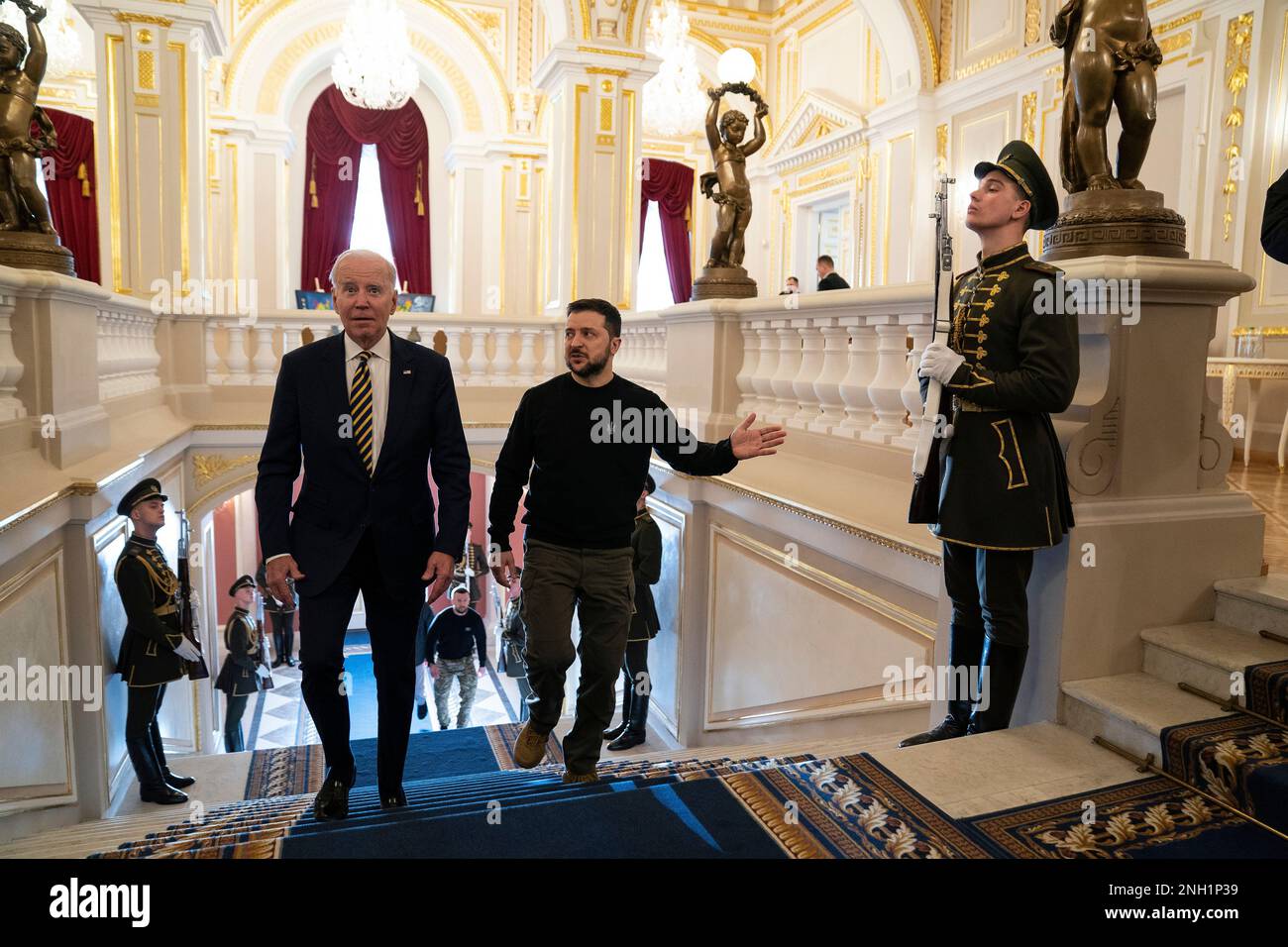 US President Joe Biden meets with Ukrainian President Volodymyr ...