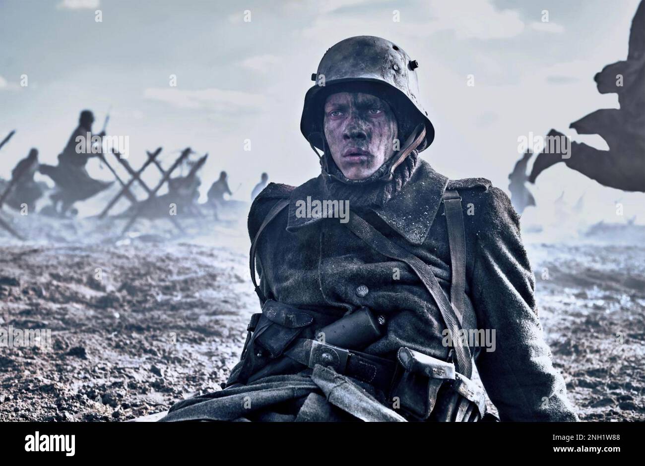 ALL QUIET ON THE WESTERN FRONT  2022 Netflix film with Feli Kammerer Stock Photo