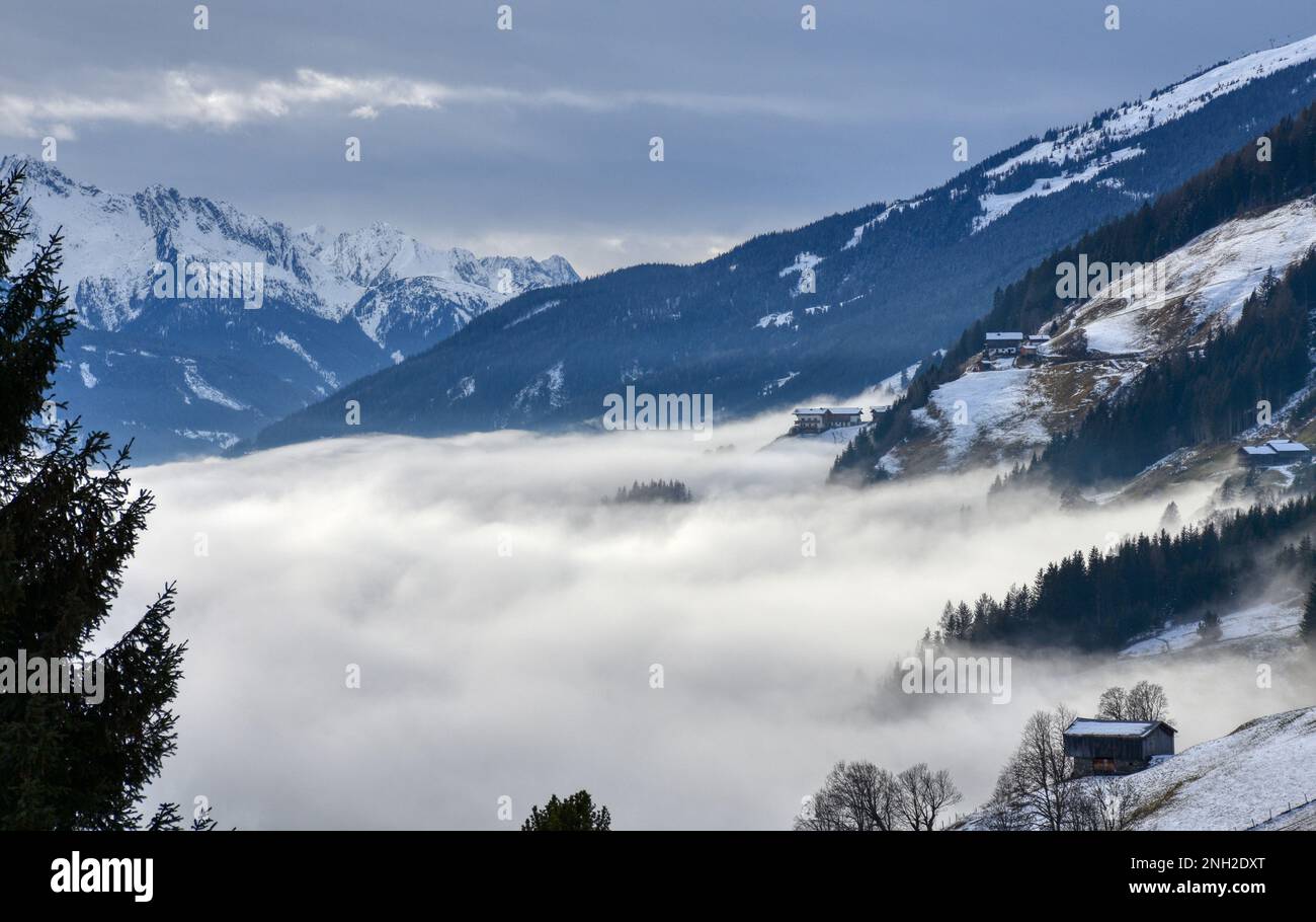 Pinzgau, Salzburg, Winter, Venedigergruppe, Glocknergruppe, Nebel, Nebelbank, Schnee, Eis, winterlich, Oberpinzgau, Salzachtal, Hochnebel, Nebeldecke, Stock Photo