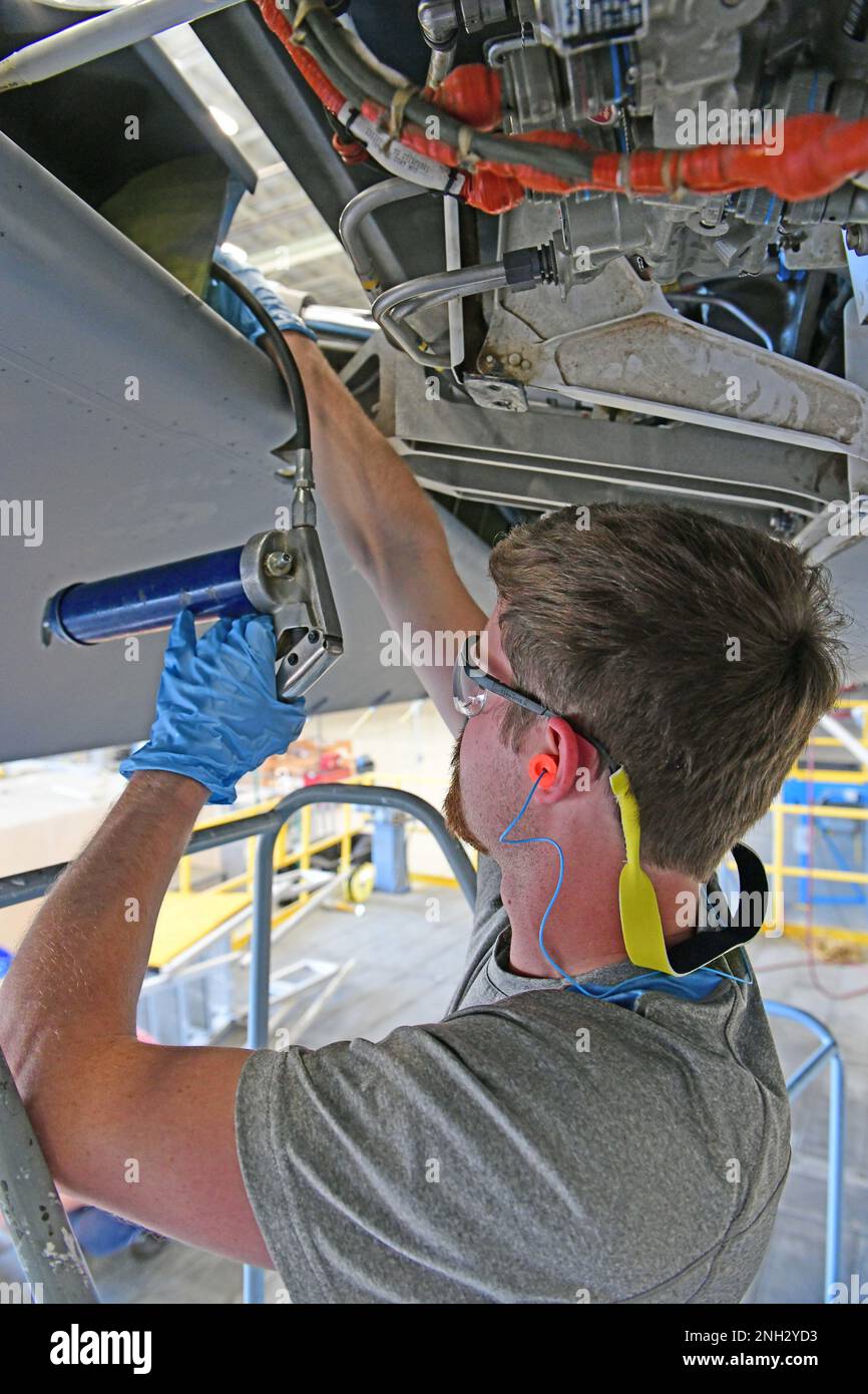 ROBINS AIR FORCE BASE, Ga. Ivey Phillips, 562nd Aircraft Maintenance