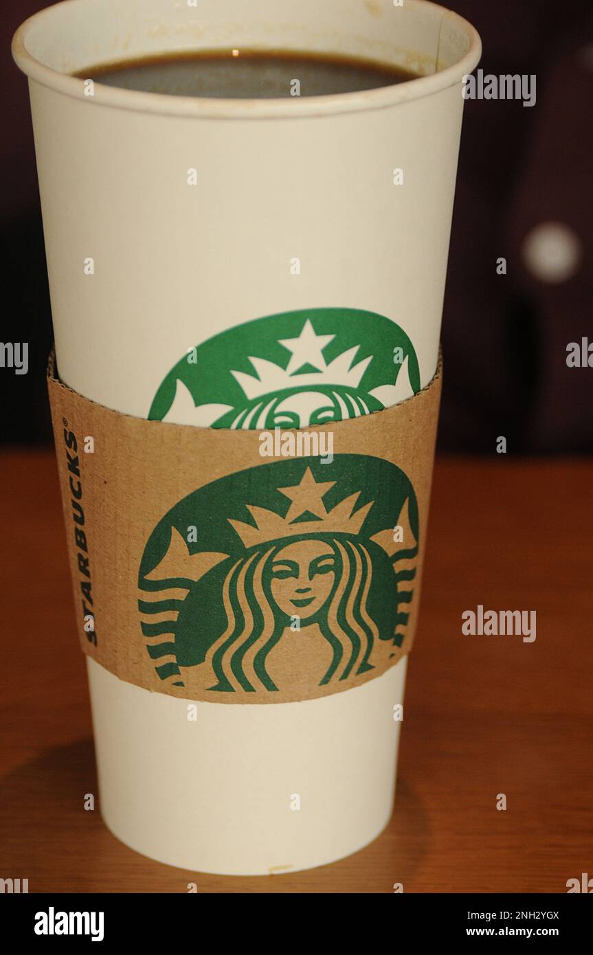 Starbucks mug hi-res stock photography and images - Alamy