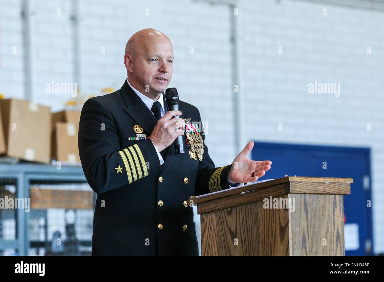 221208NYF1311120 SAN DIEGO (Dec. 8, 2022) Capt. Chris Richard