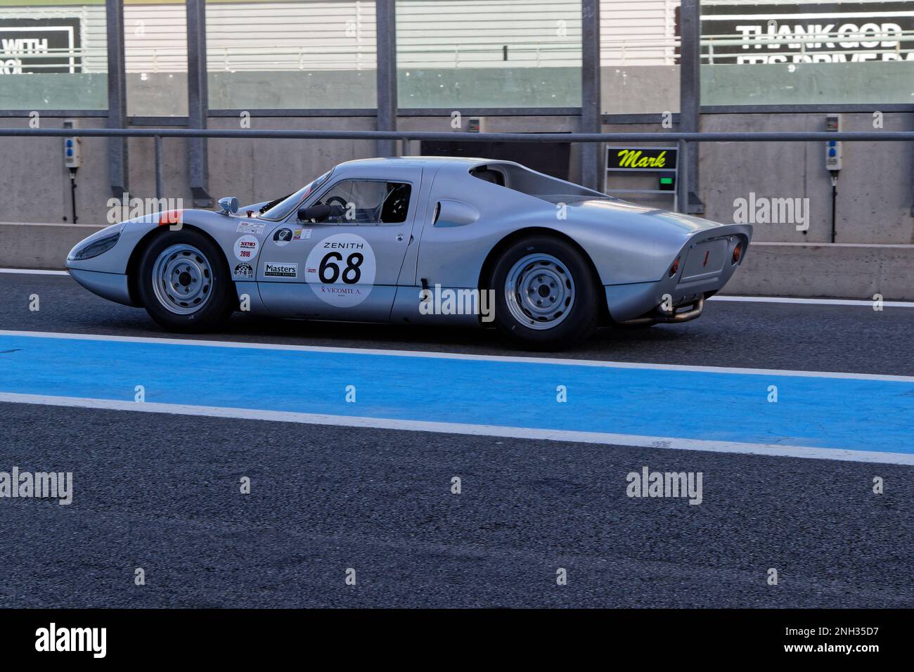 Burgundy racing car hi-res stock photography and images - Alamy