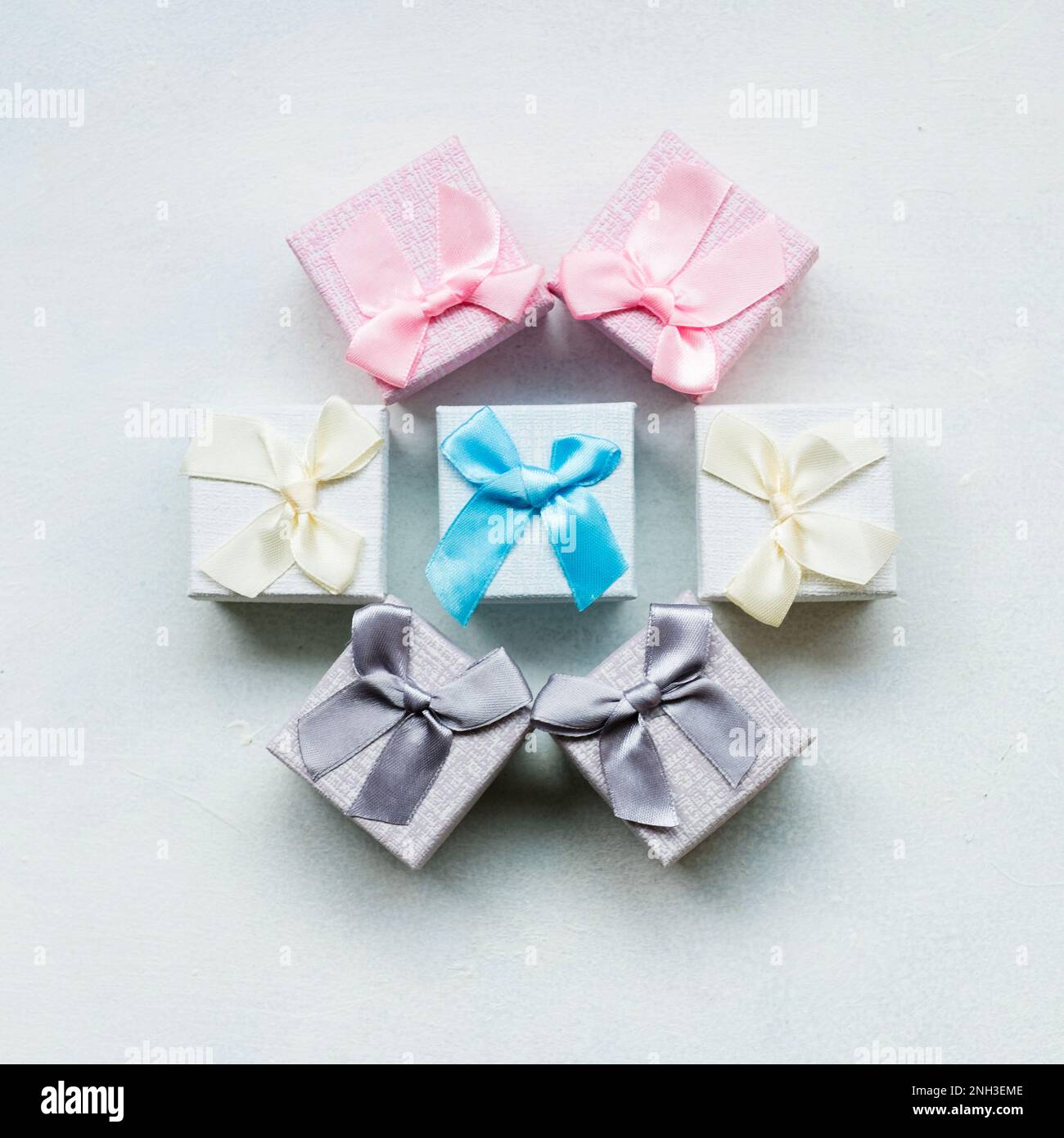Creative wrapping ideas hi-res stock photography and images - Alamy