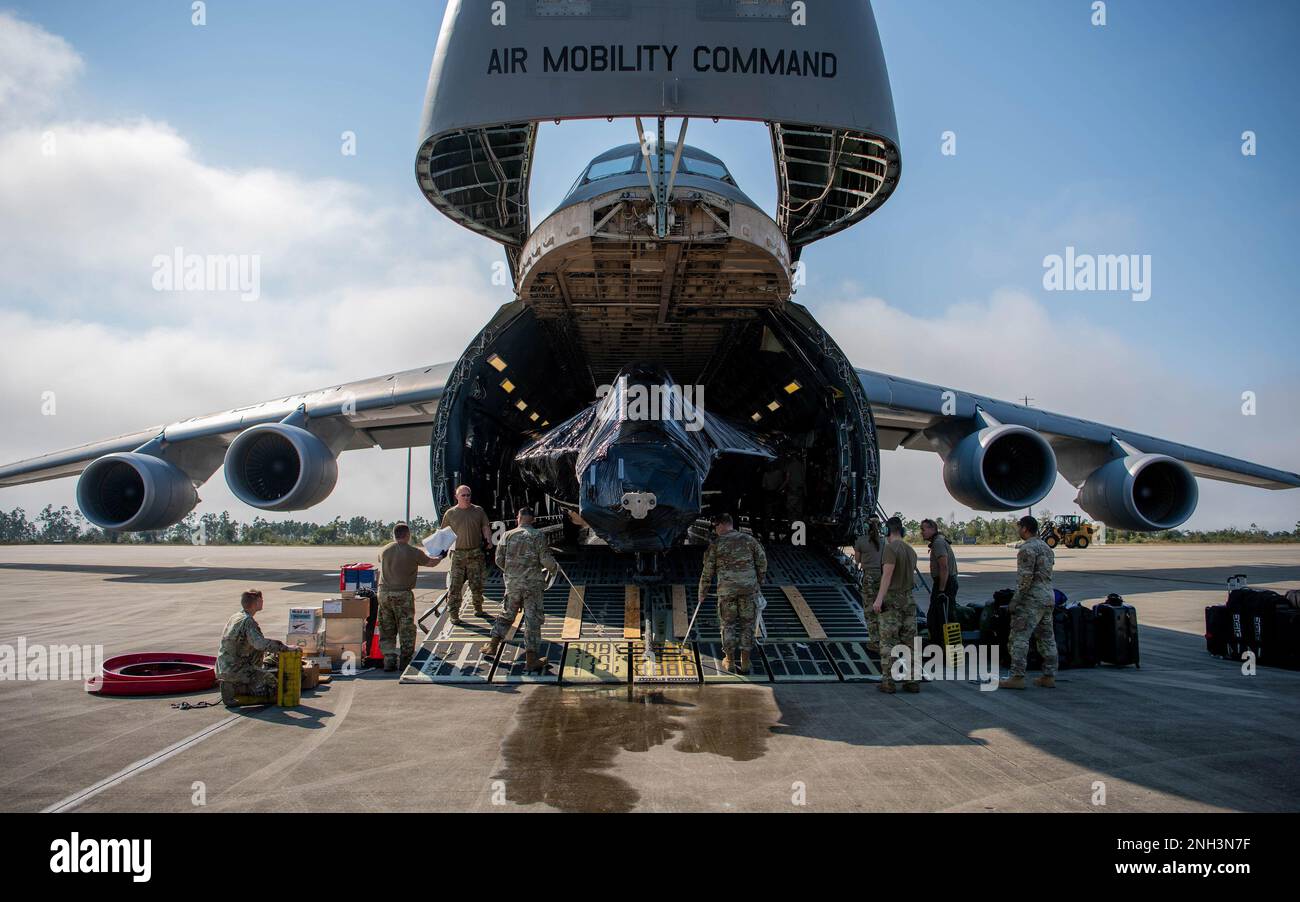 C 5 galaxy hi-res stock photography and images - Page 3 - Alamy