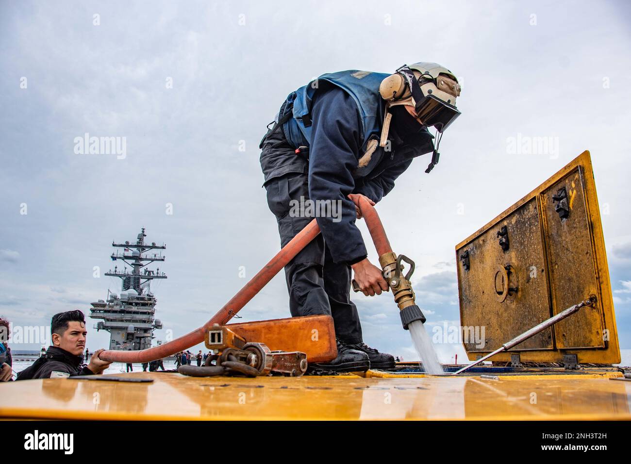 221210NBR4192379 PHILIPPINE SEA (Dec. 10, 2022) Airman Hania