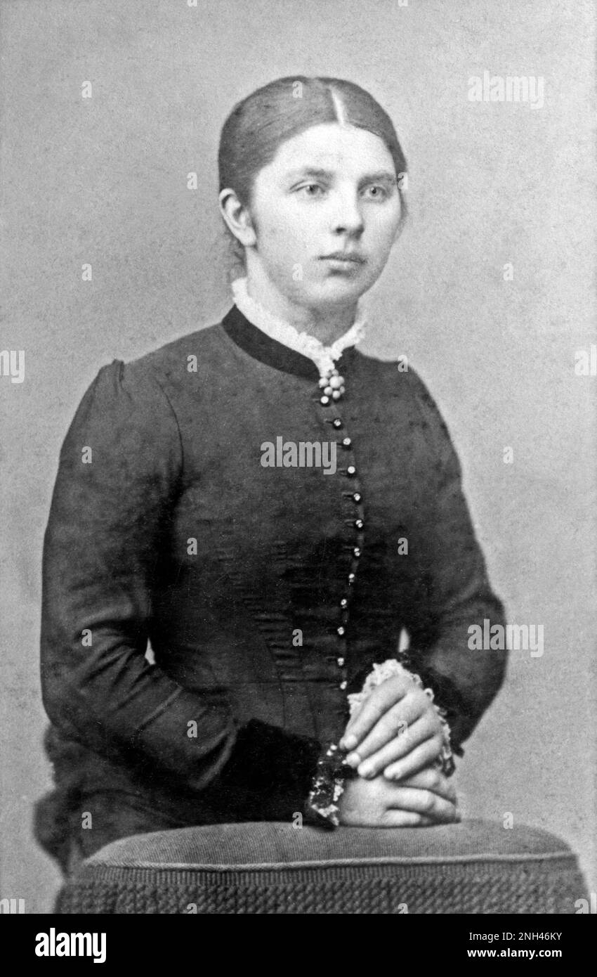 1900 vintage woman Black and White Stock Photos & Images - Alamy