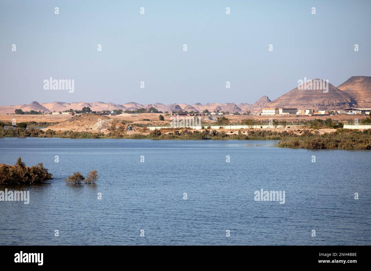 Lake Nasser Reservoir Nubian Desert Behind Egypt Stock Photo Alamy Lake Nasser Reservoir Nubian Desert Behind Egypt Stock Photo Alamy