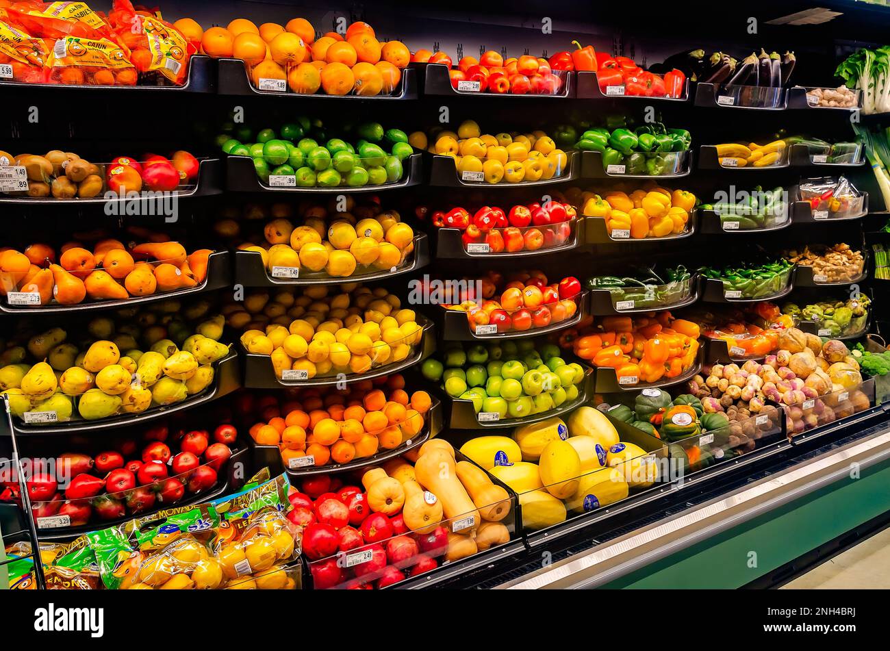 Orlando,FL/USA -10/8/19: The fresh produce aisle of a grocery store with  colorful fresh fruits and vegetables ready to be purchased by consumers  Stock Photo - Alamy