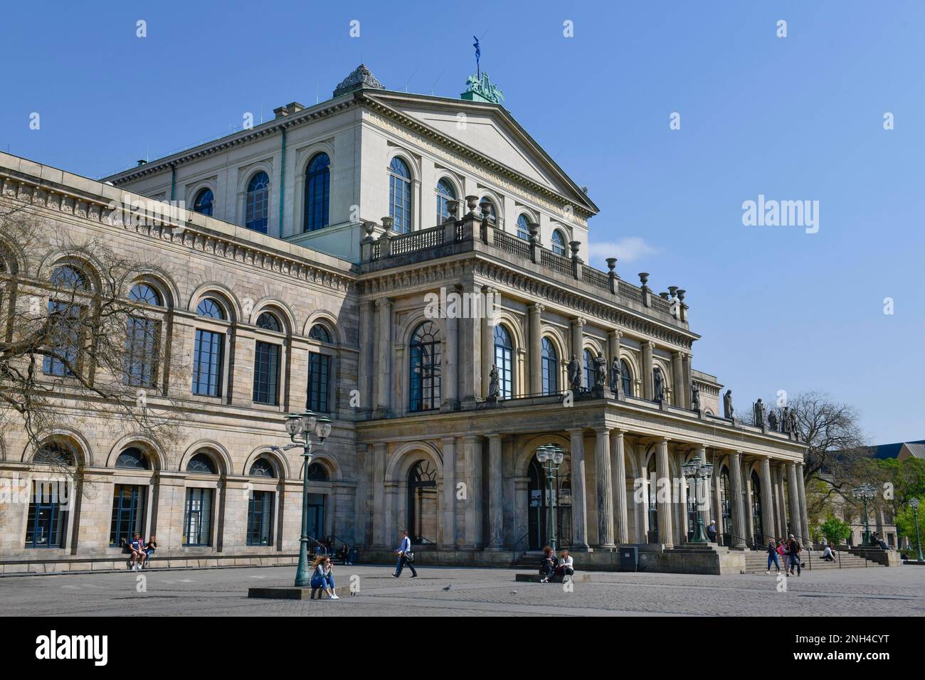 Hanover state opera house hi-res stock photography and images - Alamy