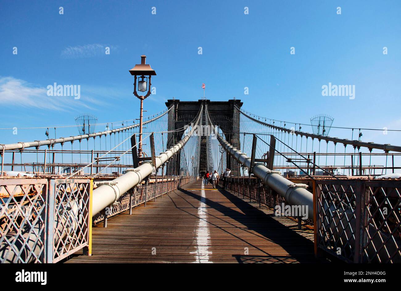 Landmark suspension bridge hi-res stock photography and images - Alamy