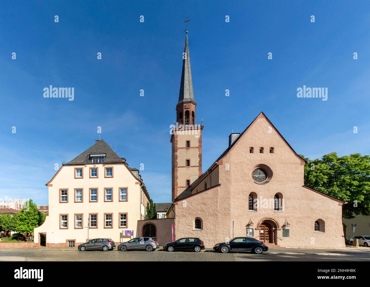 Protestant Magnus Church and Rhine-Hesse region Youth Hostel, Worms, Rhineland-Palatinate, Germany Stock Photo