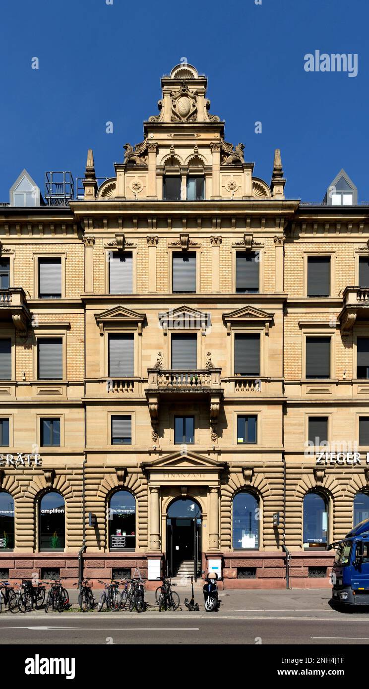 Commercial building market hi-res stock photography and images - Alamy