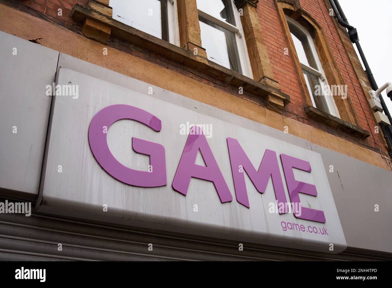 Game store exterior closed down Stock Photo Alamy
