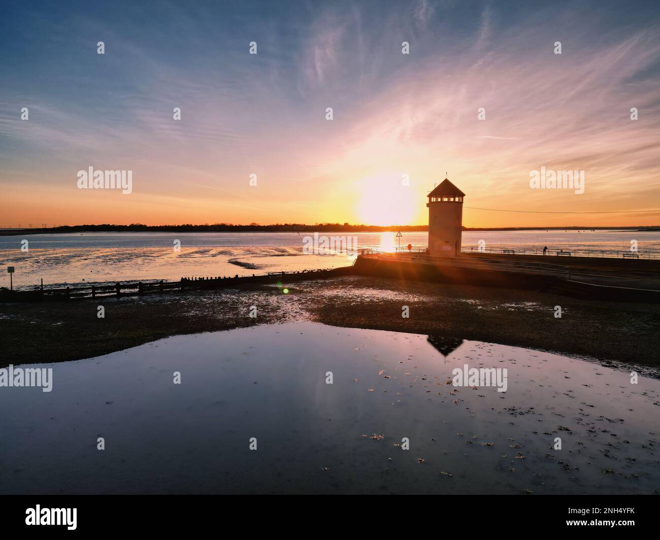 brightlingsea-beach-hi-res-stock-photography-and-images-alamy