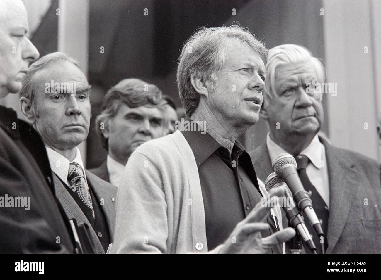 Speaker tip oneill hires stock photography and images Alamy